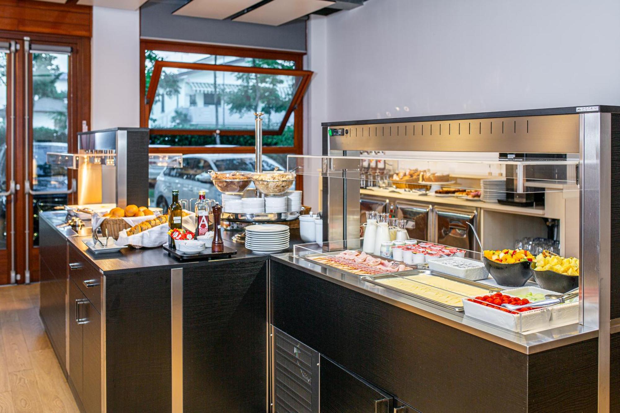 Hotel La Pergola Lignano Sabbiadoro Luaran gambar