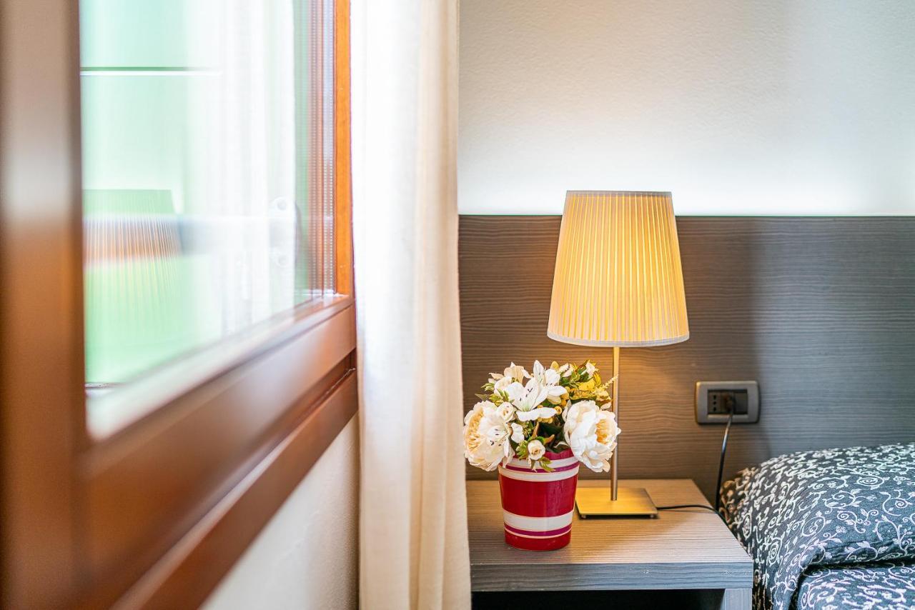 Hotel La Pergola Lignano Sabbiadoro Luaran gambar